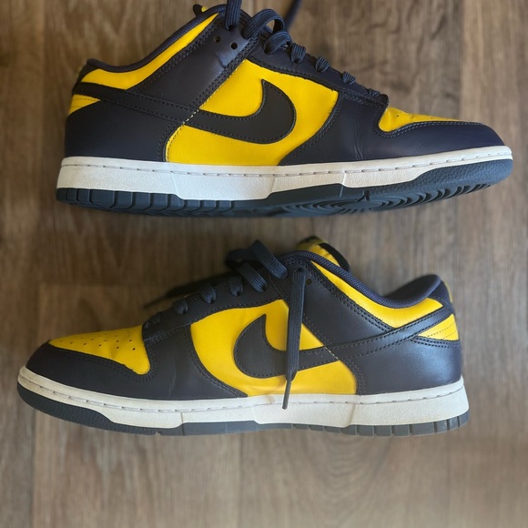 Nike Kids Shoes - Yellow and Black - Picture 4 of 5